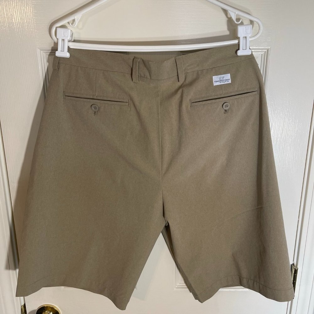Vineyard Vines Performance short 10" inseam size 36